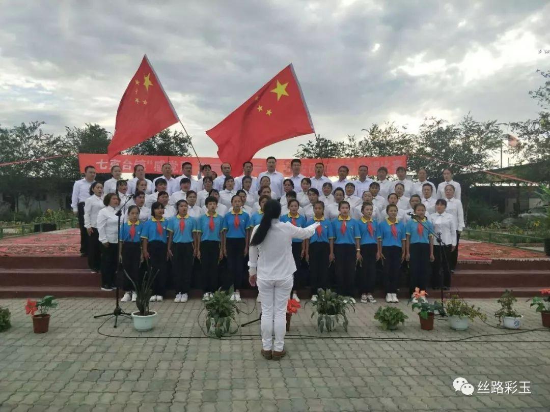 柯文哲手里的八票，蓝绿都想要